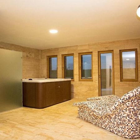 Hotel Vila Zana Gostivar Esterno foto